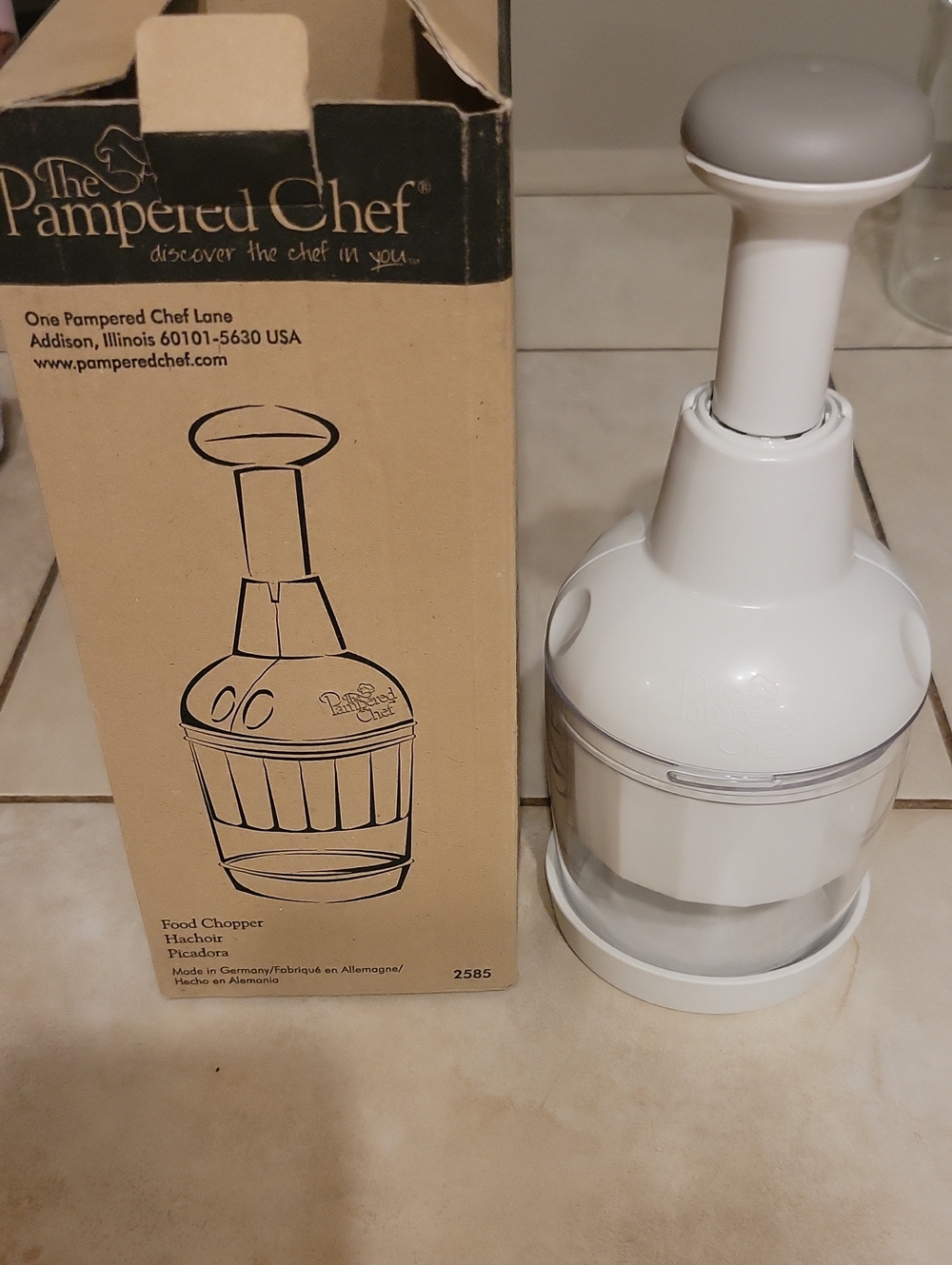 Pampered Chef Manual Chopper 2585